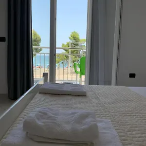Sunny Breeze Hotel